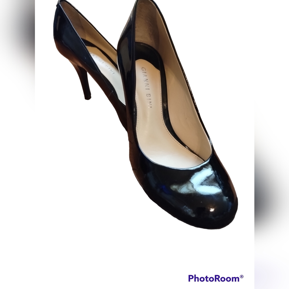 Gianna Bini 2 inch black patient leather pump